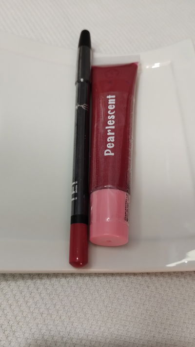 Lip combo/ Gloss + Lápiz labial TEI 