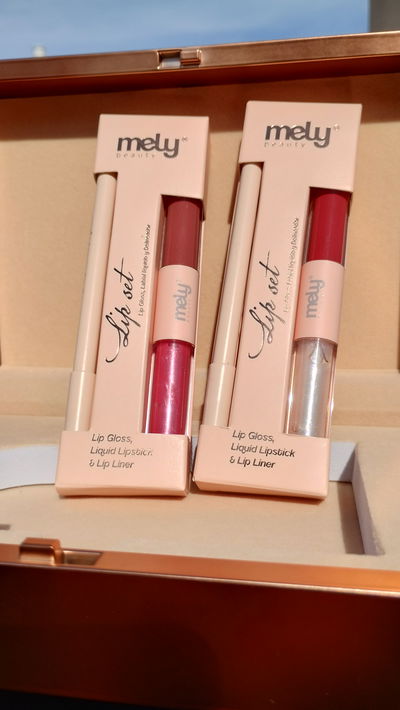 Lip set mely
