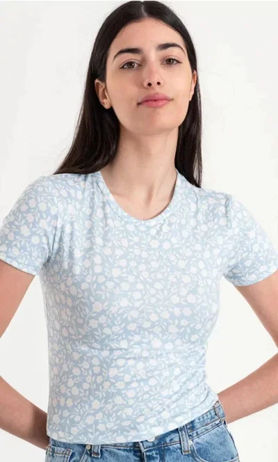 Remera Celeste con Florcitas 