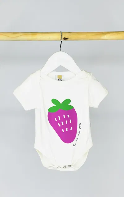 Body liso frutillas - 25565