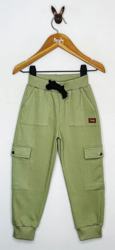 Pantalon nene rustico liso cargo.- 24611