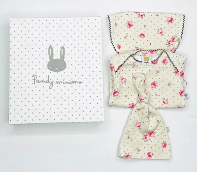 Ajuar minimo caja body babero gorrito - BB613