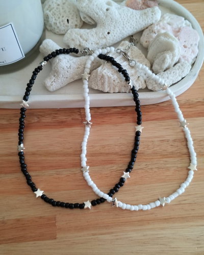 Collar mostacillas y estrellas