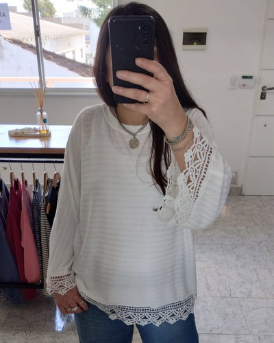 Sweater over con guipur