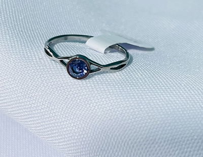 Anillo strass lila 