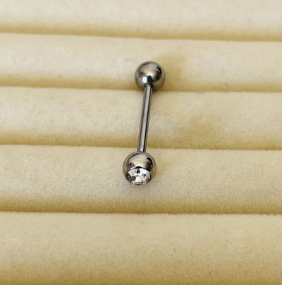 Piercing lengua con strass 