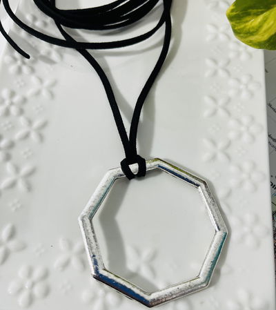 Collar choker octágono