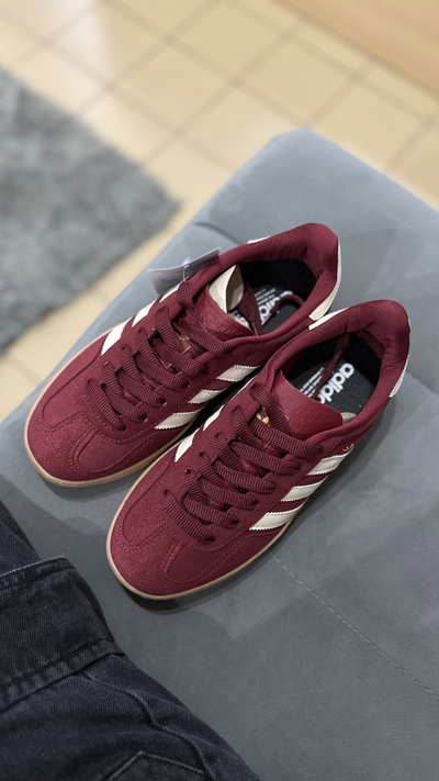 Zapatillas GAZELLE bordo glitter (importada)