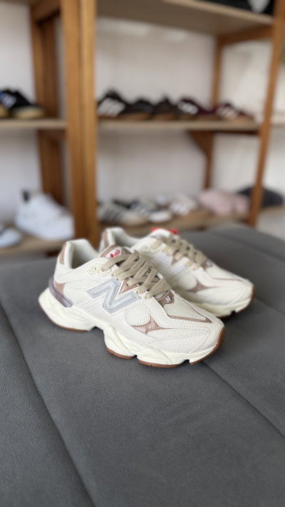 Zapatillas NB 9060 crema (importadas)