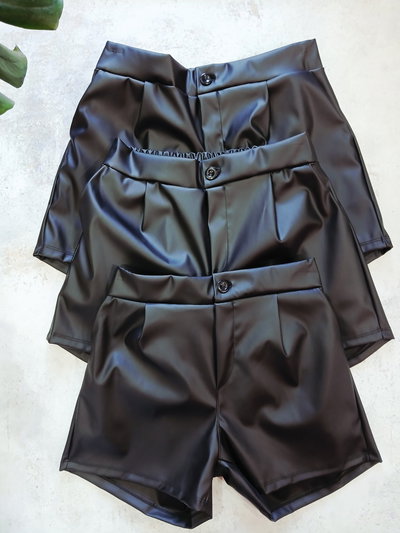 Short engomado