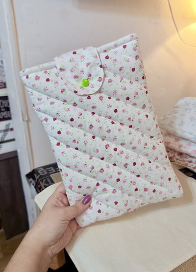 Funda de Libro- Flores frutillita