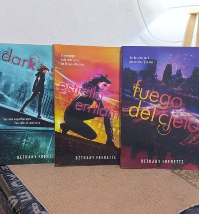 Trilogia Dark Star- Bethany Frenette