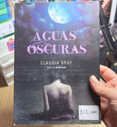 Aguas Oscuras- Claudia Gray USADO