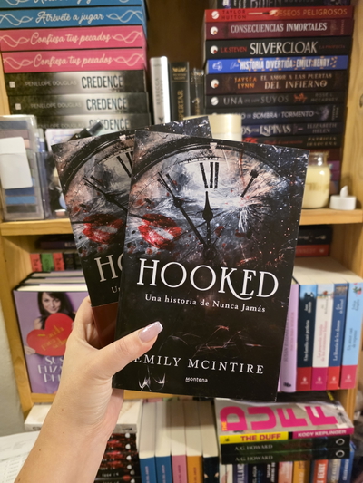 Hooked- Emily Mcintire (importado)