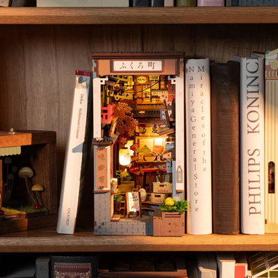 Sakura Wine Alley - Book Nook