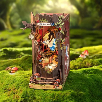 Alice Adventure - Book Nook