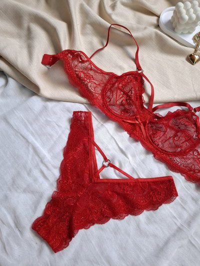Set Ariana