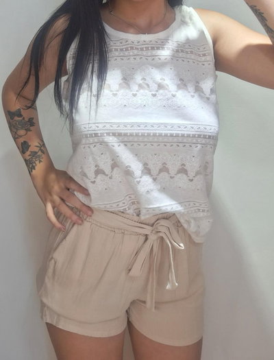 Musculosa con transparencia