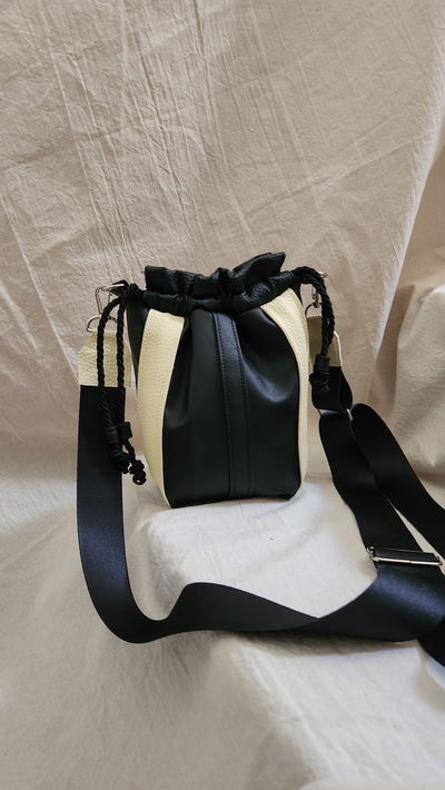 The Bucket Bag Pragma