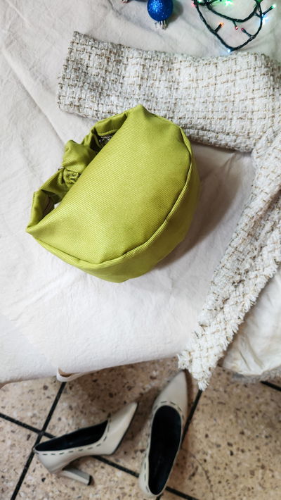 Bolso se mano/ hombro Pistacho Shine 