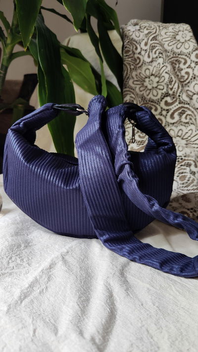 Bolso Multi-Uso Blue Shine | Morley | Bandolera Regulable con Brillo