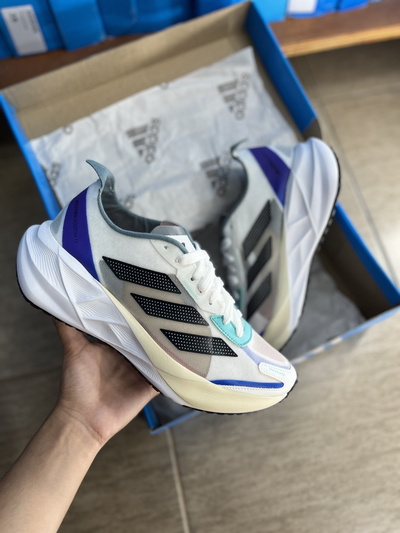 ADIZERO BOSTON 11