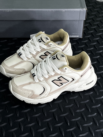 NEW BALANCE 530 | Nude.