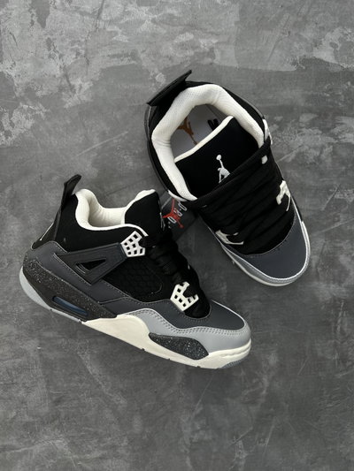 Jordan retro 4 gris 🩶