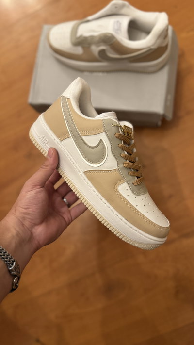 NIKE AIRFORCE ROSA SALMON Y ARENA BLANCA