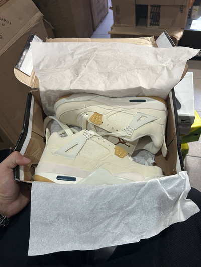 NIKE JORDAN RETRO 4 CINZA OFF WHITE 