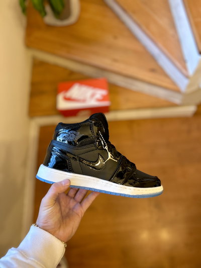 NIKE BOTITAS JORDAN CHAROL NEGRO