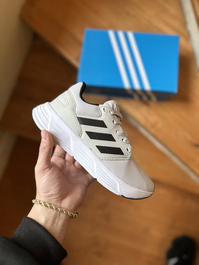 ADIDAS DEPORTIVAS GRIS CLARITO