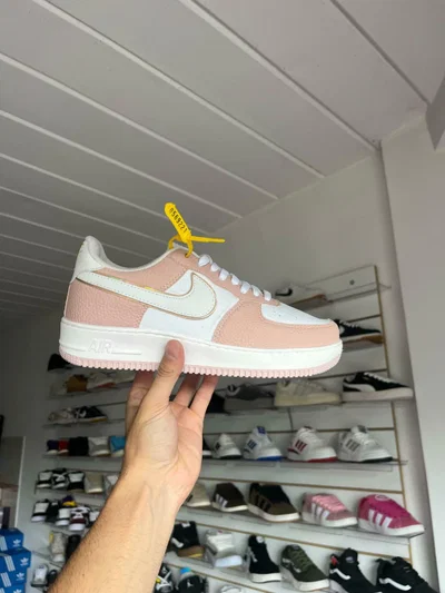 NIKE AIRFORCE SALMON