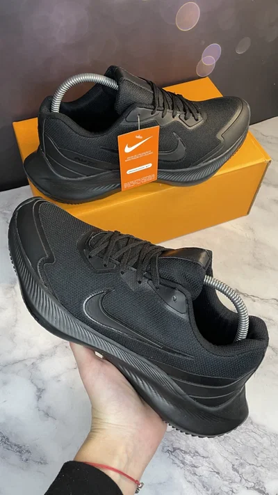 NIKE DEPORTIVAS ZOOM NEGRAS