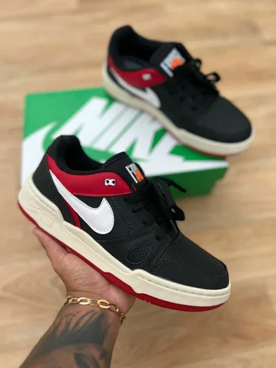NIKE FULL FORCE NEGRAS CON ROJO