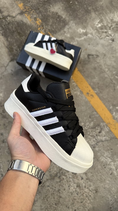 ADIDAS SUPERSTAR NEGRAS CON PLATAFORMA 