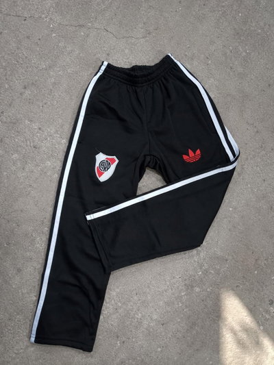 PANTALÓN DE RIVER PLATE CON FRIZA NIÑO