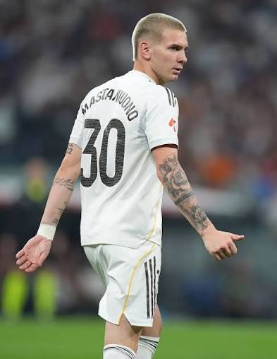 CAMISETA REAL MADRID TITULAR 