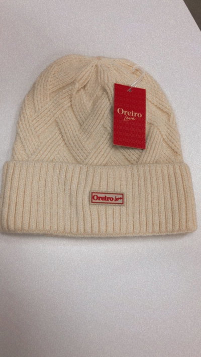 Gorro de Lana -- Oreiro Love