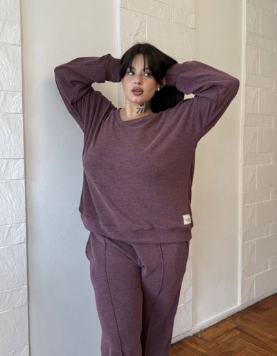 Buzo Amparo. Talle u (130 cm busto).