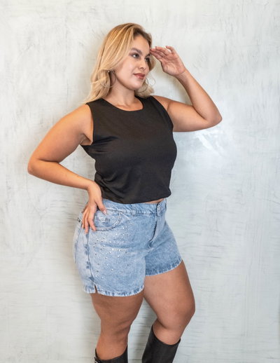 Shorts rígido. 