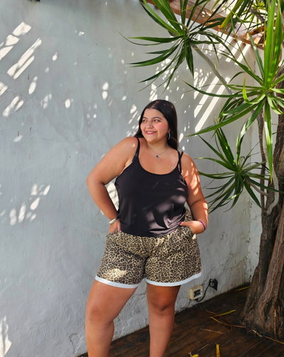 Shorts rigido. T. 52 y 54. 