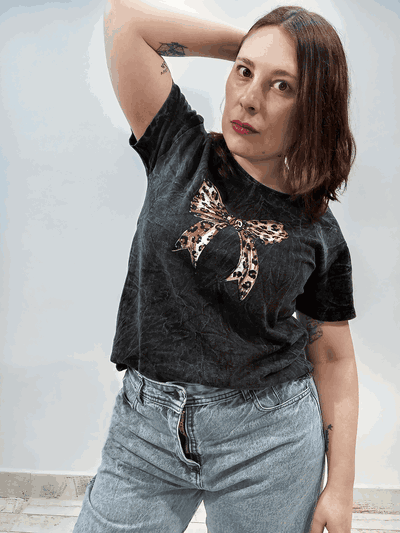 Remera Batik Moño