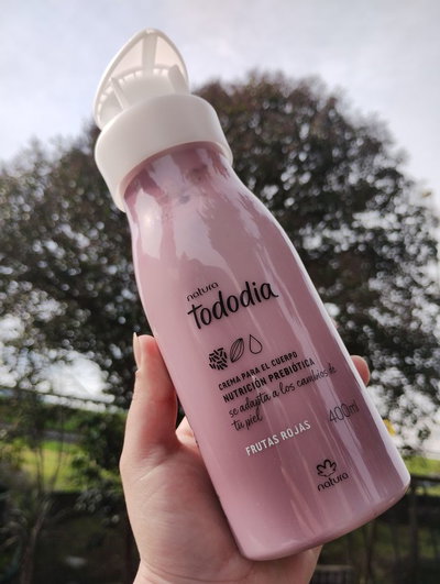 Crema Hidratante corporal Tododía Frutas Rojas