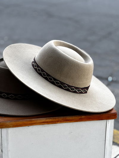 Sombrero Paño Ala 10 Tiza con Guarda