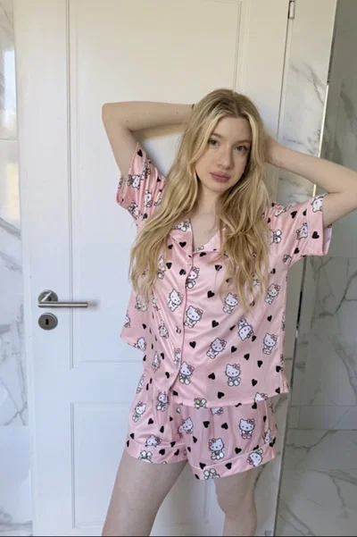 Camiseros cortos animado Kitty rosa