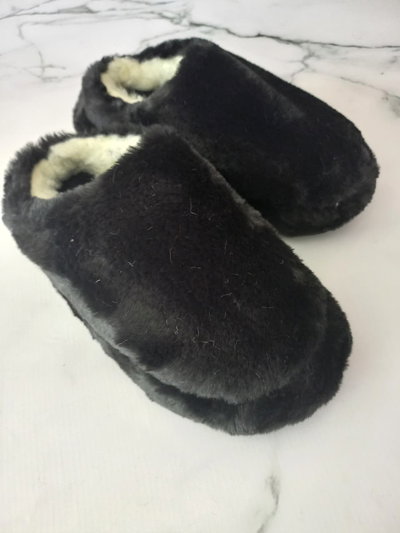 PANTUFLAS SEMICERRADAS NEGRO