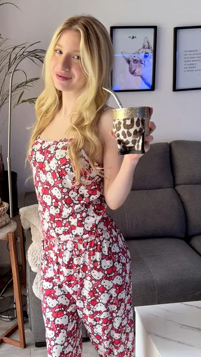 LARGO KITTY -MUSCULOSA -