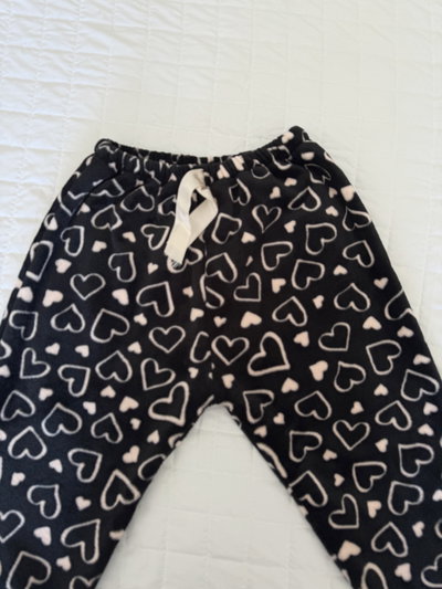 PANTALON POLAR SOFT NEGRO CORAZONES