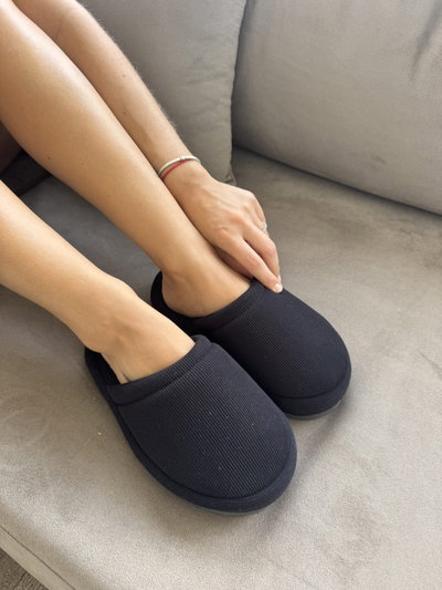 PREVENTA PANTUFLA GOLDEN - NEGRO -